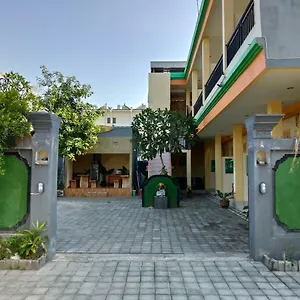 https://beji-ayu-homestay.hotelsseminyak.net